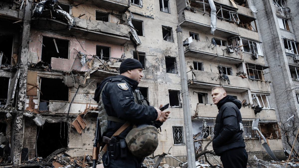 Stiff Ukrainian Resistance Thwarts Russian Advances Inflicts Casualties