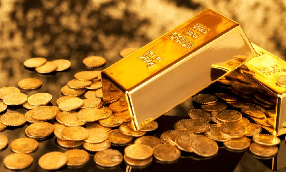 Gold Dips On Rate Hike Bets Set For Weekly Rise On Ukraine